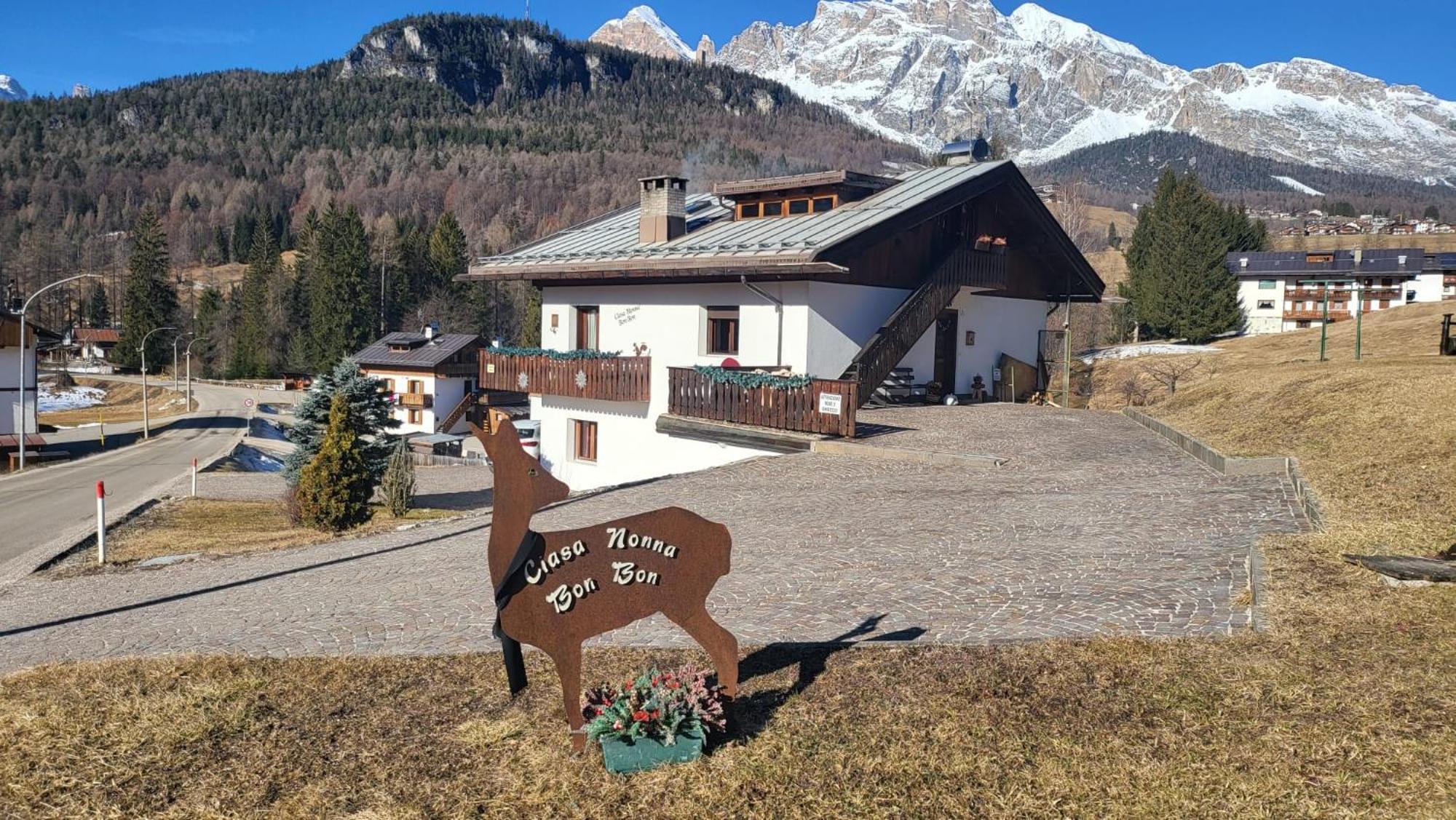 Ciasa Nonna Bon Bon Hotel Cortina dʼAmpezzo Exterior foto